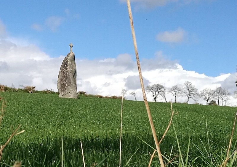 Menhir-aucoeurdebreizh-Plouguernevel
