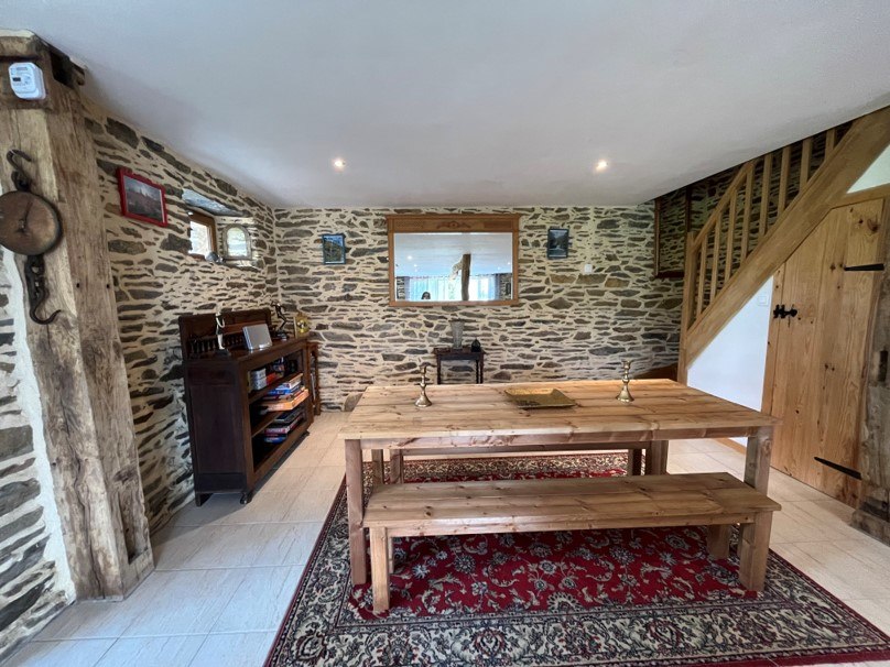 Salle_a_manger_instemps_repos_ecurie_Bon_Repos_sur_Blavet