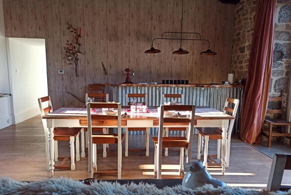 Ouvrir la diaporama Salle_petits_déjeuner_Manoir_Botcol_St_Nicolas_du_Pélem