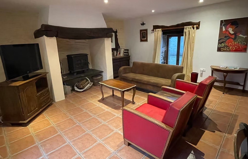 Ouvrir la diaporama Salon2_Gîte_Marie_Kermarch_St Nicolas_du_Pélem