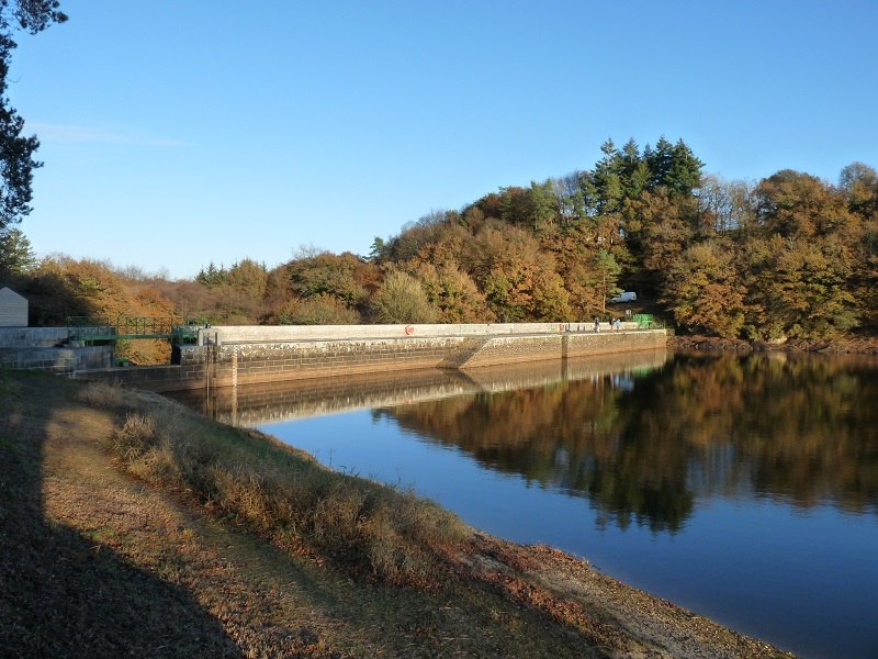Ouvrir la diaporama barrage-de-Glomel-gite-bois-d-amour-Perrot
