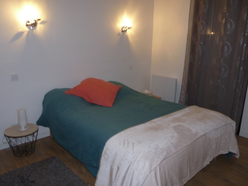 Ouvrir la diaporama chambre2-giteboisdamour-Perrot