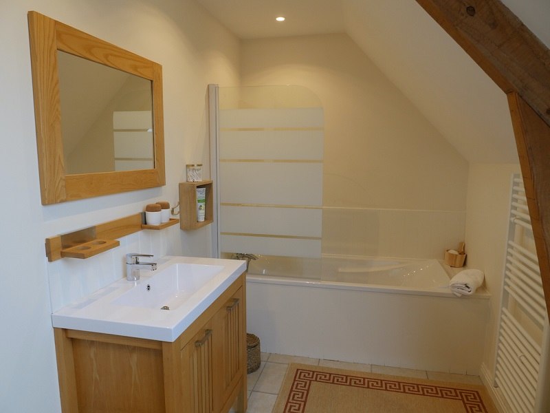 Ouvrir la diaporama salle_de_bain_gîte_colperennou_Plouguernével