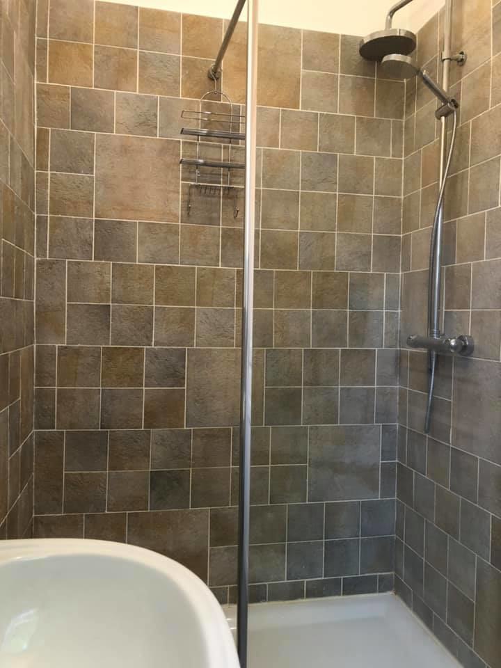 salle'eau_gîte_Manoir_Botcol_St_Nicolas_du_Pélem