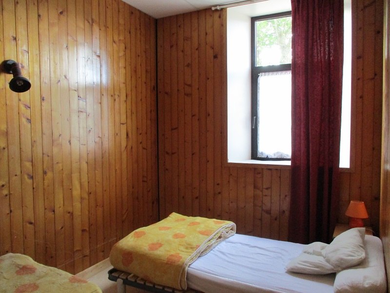 village Kermarc'h_ rouge gorges10