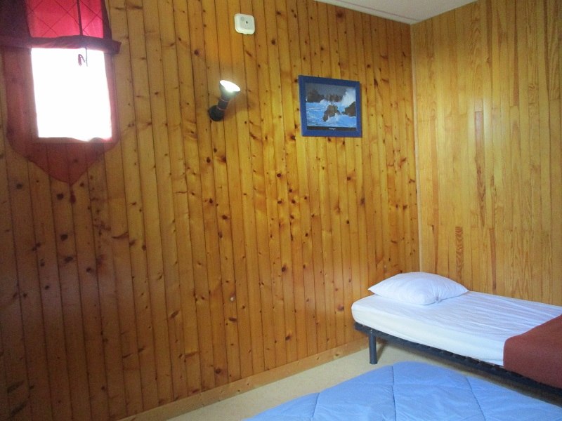 village Kermarc'h_ rouge gorges9