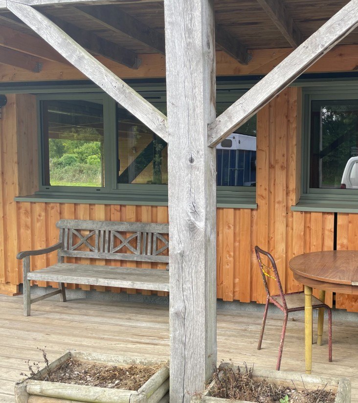 Coin Terrasse_Ferme pédagogique Trémagat