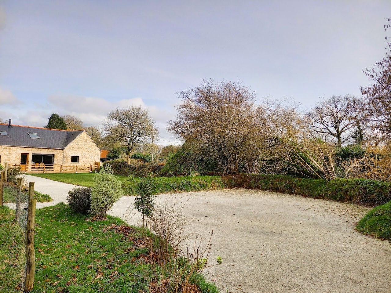 Ouvrir la diaporama Parking_Gîte Savean_St Nicolas_du_Pélem