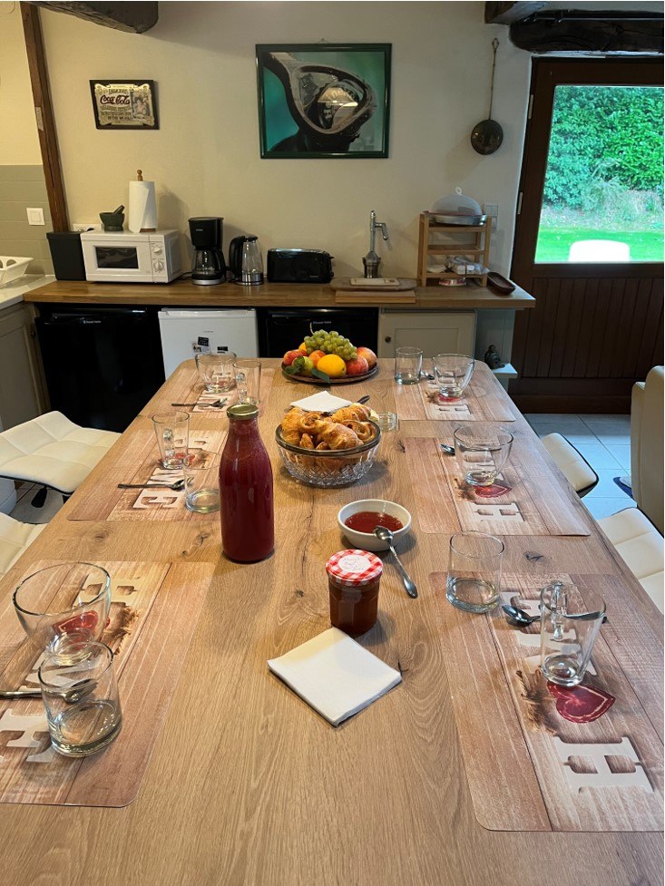 Ouvrir la diaporama Salle_a_manger3_instemps_repos_grange_Bon_Repos_sur_Blavet