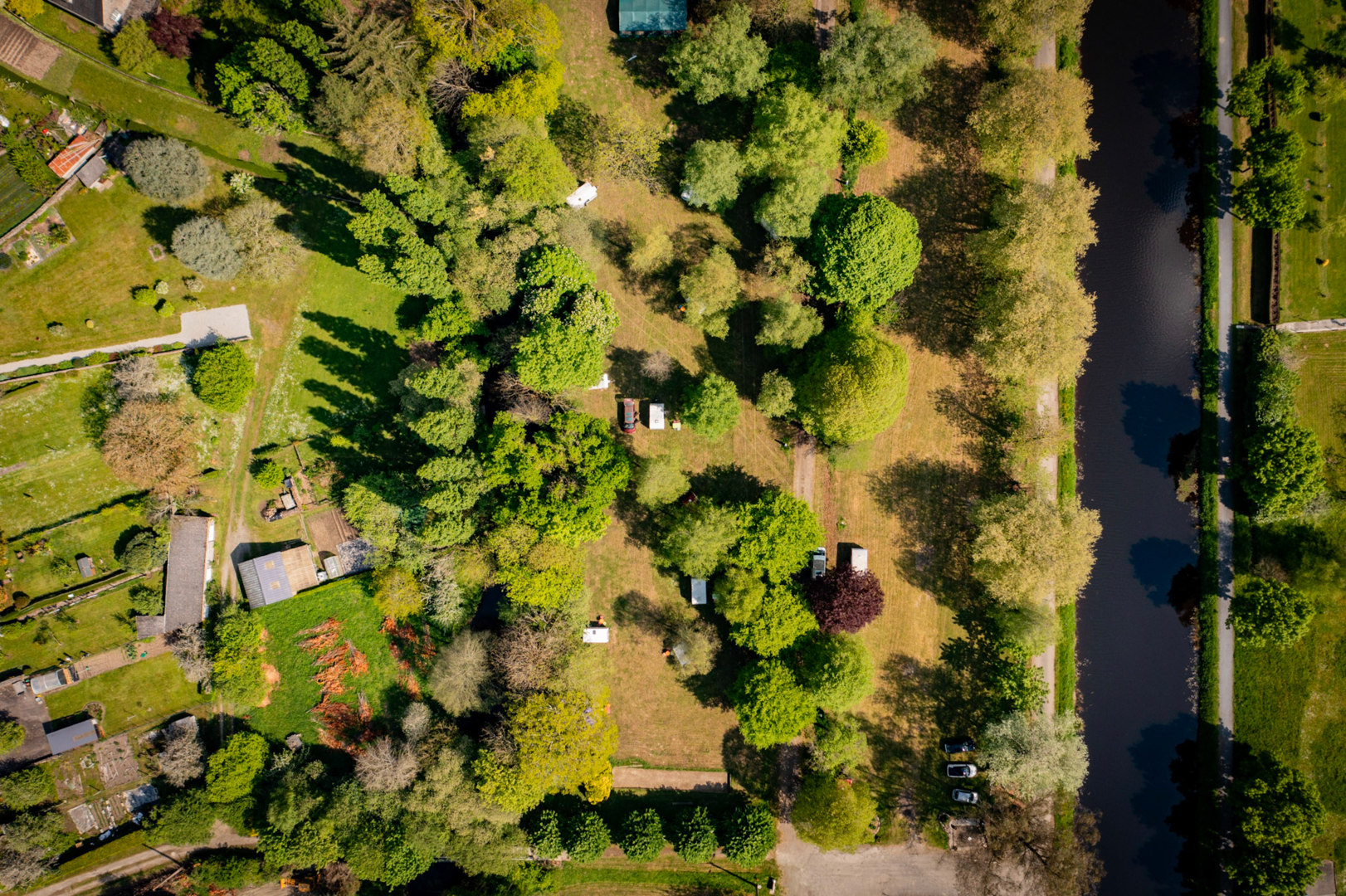 Ouvrir la diaporama Vue Aerienne du Camping, au bord du canal