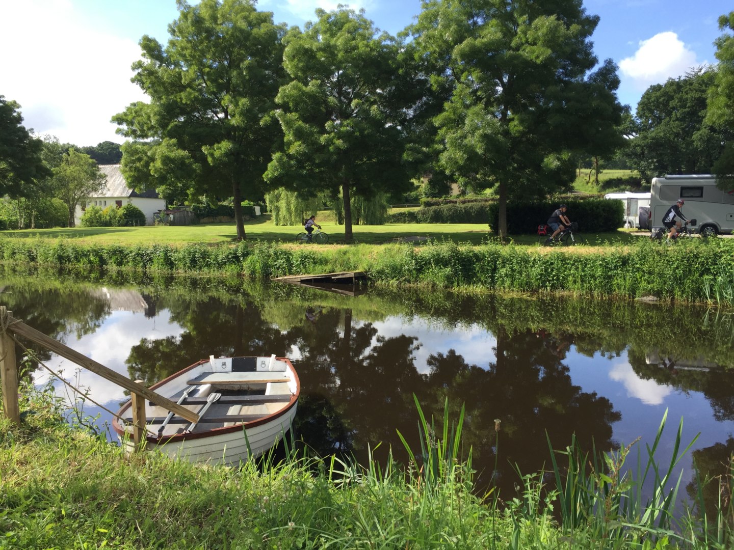 barque, camping de Gouarec
