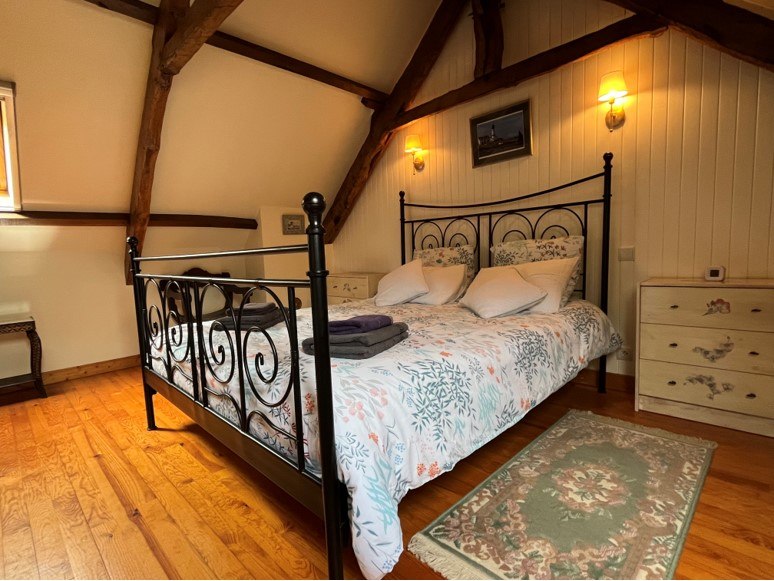 Ouvrir la diaporama chambre_instemps_repos_grange_Bon_Repos_sur_Blavet