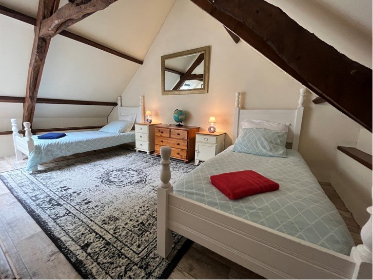 Ouvrir la diaporama chambre1_instemps_repos_grange_Bon_Repos_sur_Blavet