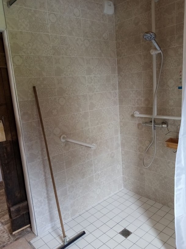 Ouvrir la diaporama douche_gite_Saint_Conogan_Glomel
