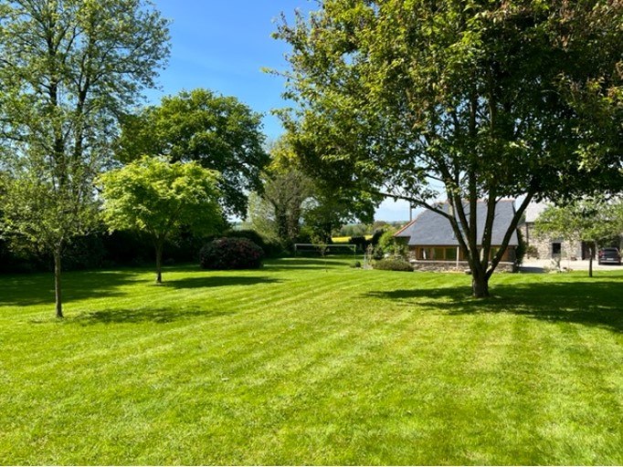 Ouvrir la diaporama jardin3_instemps_repos_grange_Bon_Repos_sur_Blavet