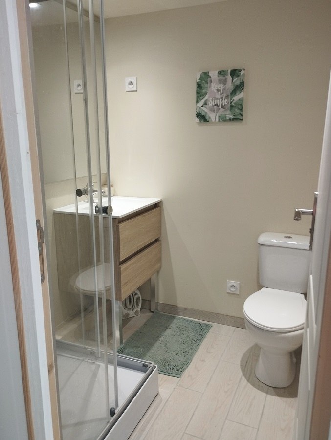 Ouvrir la diaporama salle_d_eau_GîtePenty_Locarn