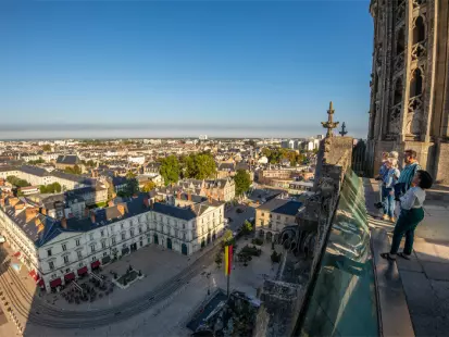 Orléans de haut en bas (visite en anglais)