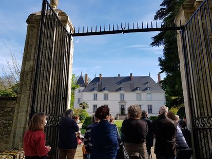 Visite des extérieurs du château d'Amoy