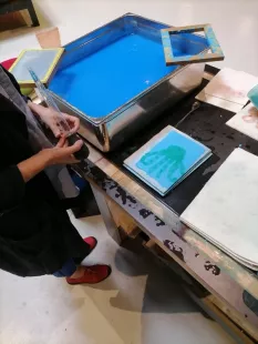 Atelier de Pratique Artistique Papiers colorés