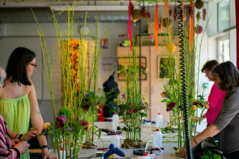 Atelier Art Floral - Broche et coiffe en fleurs séchées