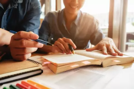Et si tu changeais ta façon d'apprendre ? (11 à 18 ans). Arrête de réviser plus. Apprends mieux.