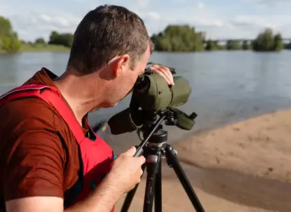 Trésors cachés d'une île de la Loire, à pied et en canoë