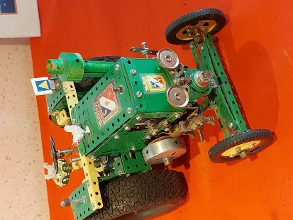 Exposition : modèles de Meccano