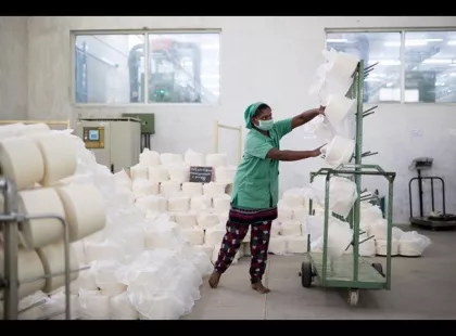 Le mois du doc : La vie d'une petite culotte et de celles qui la fabriquent de Stéfanne Prijot (2018