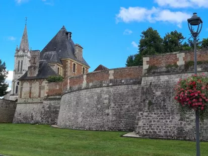 Visite guidée du château de Dampierre (extérieur)