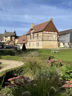 Dimanche de caractère : Château-Renard, cité des vignes et des jardins
