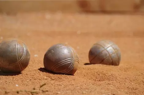 Concours de pétanque dans le cadre d'Octobre Rose