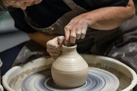 Atelier de modelage de poterie