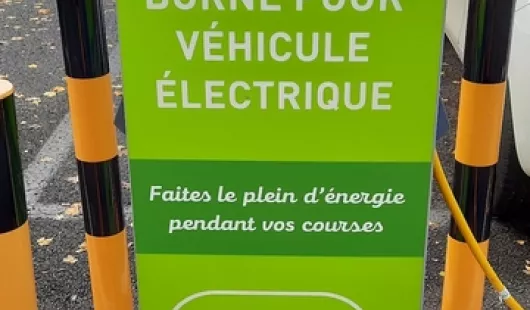 Borne de recharge électrique pour véhicule Gabereau à Châteauneuf-sur-Loire
