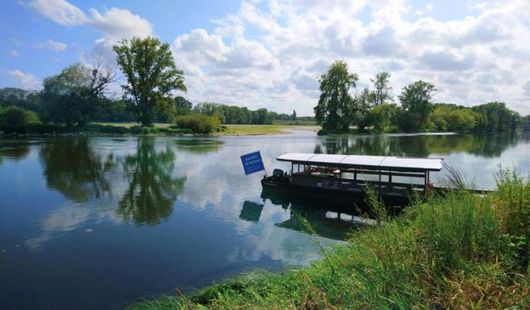 Navette fluviale entre Orléans et la base de loisirs de l'Ile Charlemagne