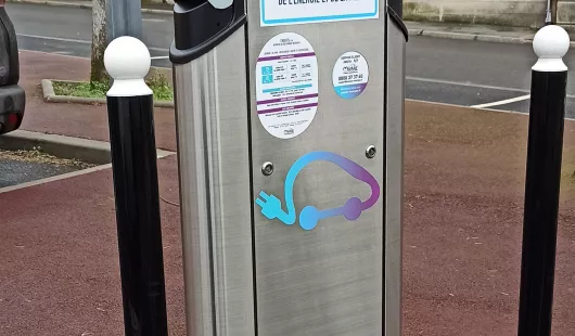 Borne de recharge pour voiture électrique Briarres-sur-Essonne