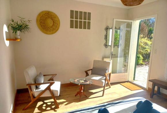 coin-salon-fauteuils-vintage-chambre-hote-charme-lauzerte-quercy-blanc