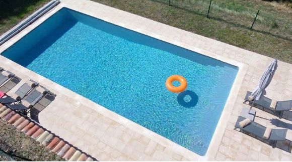 grande piscine de 11m en pleine nature
