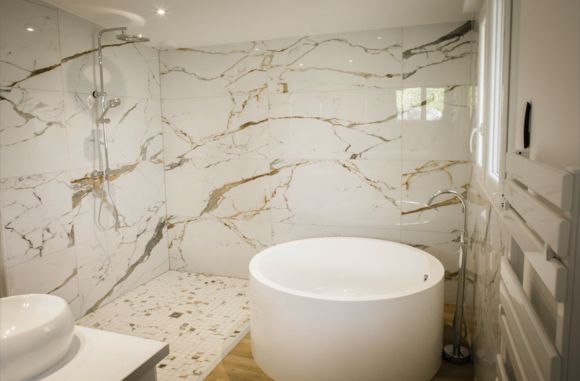 Suite 3 douche et baignoire îlot