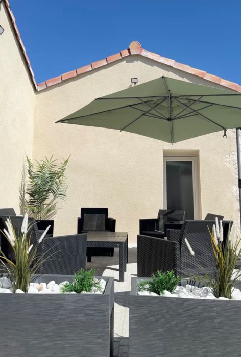 Extérieur 2 terrasses - salon détente et salon repas