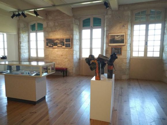 Espace Points de Vue (espace expositions/vente)
