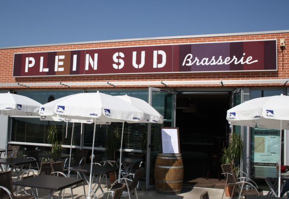 Façade et terrasse - Brasserie Plein Sud