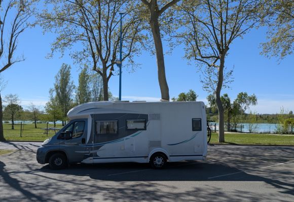Aire de camping-car_L'Isle-Jourdain