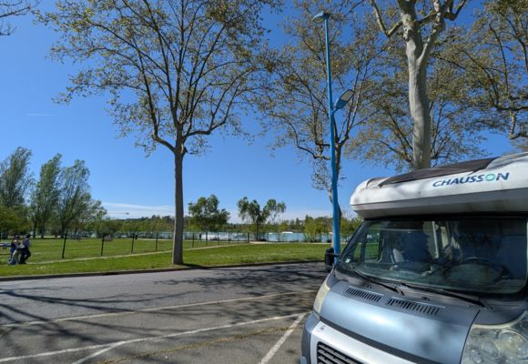 Aire de camping-car_L'Isle-Jourdain