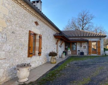 La maison des lieux <i class=