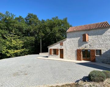 Les Lavandes <i class=