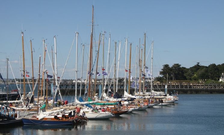 50 places de port visiteurs sur ponton au Port de plaisance de Port-Louis, proche Lorient Bretagne Sud (Mobihan, 56)