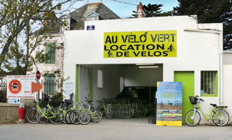 Au Vélo vert, la boutique location de vtt, vélos classiques, vélos suiveurs à l’île de Groix près du Cinéma des familles (Morbihan, 56)