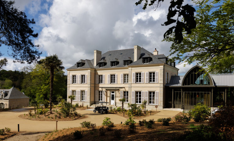 Bienvenue au Domaine de Locguénolé, une maison du groupe Beautiful Life Hotels, avec vue imprenable sur le Blavet, à Kervignac, près de Lorient (Morbihan, 56)