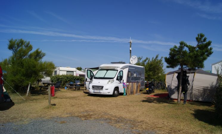 Camping de la Plage à Guidel, camping familial en bord de mer avec emplacements camping-car, à proximité directe de la route côtière (Morbihan, 56)