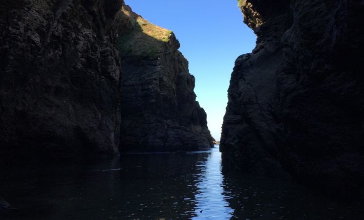 Découverte des falaises de l'île Groix en Kayak de mer, les Kayaks du Kaillou (Morbihan, 56)